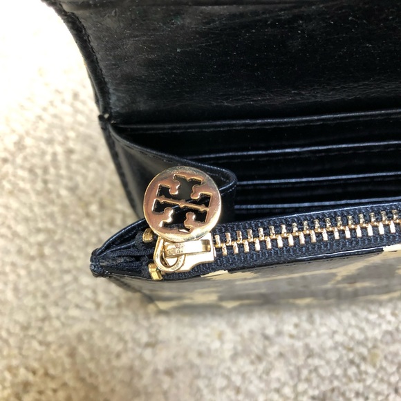 Tory Burch trifold animal print wallet - Picture 6 of 8